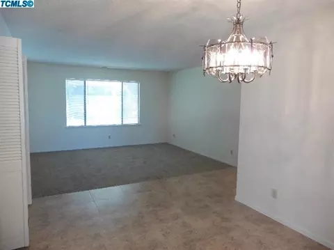 2539 E Howard Ave, Visalia, CA 93277 photo 7