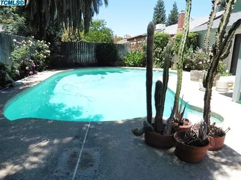 2539 E Howard Ave, Visalia, CA 93277 photo 31