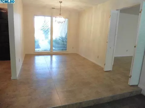 2539 E Howard Ave, Visalia, CA 93277 photo 6