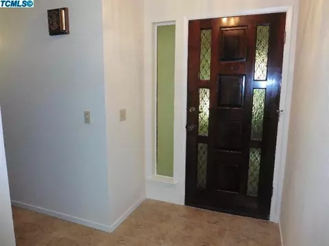 2539 E Howard Ave, Visalia, CA 93277 photo 3