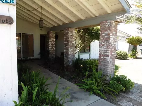 2539 E Howard Ave, Visalia, CA 93277 photo 2