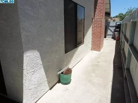 2539 E Howard Ave, Visalia, CA 93277 photo 28