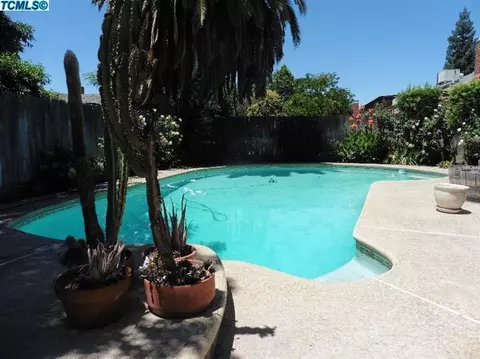 2539 E Howard Ave, Visalia, CA 93277 photo 30