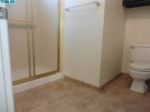 2539 E Howard Ave, Visalia, CA 93277 photo 23