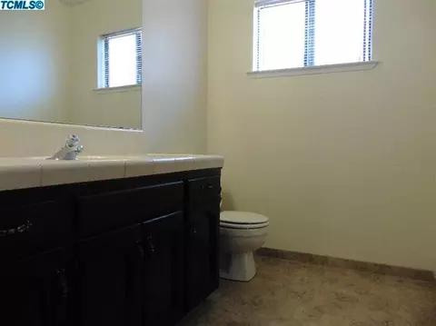 2539 E Howard Ave, Visalia, CA 93277 photo 16