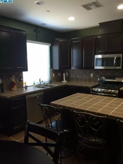 3946 E Country Ave, Visalia, CA 93292 photo 10