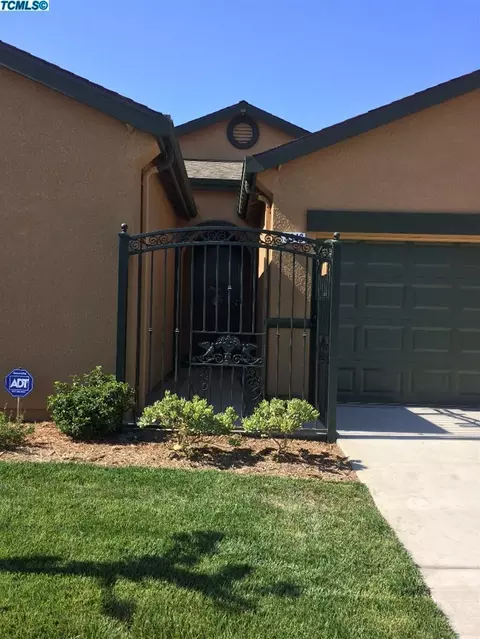 3946 E Country Ave, Visalia, CA 93292 photo 1
