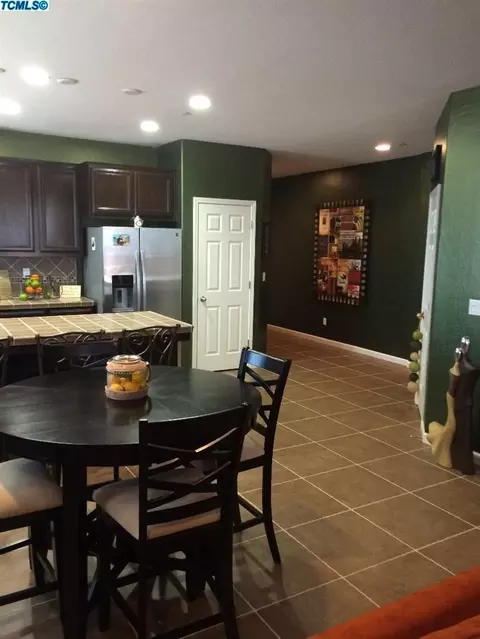 3946 E Country Ave, Visalia, CA 93292 photo 9