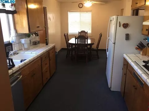 865 E Lyndale Ave, Tulare, CA 93274 photo 16