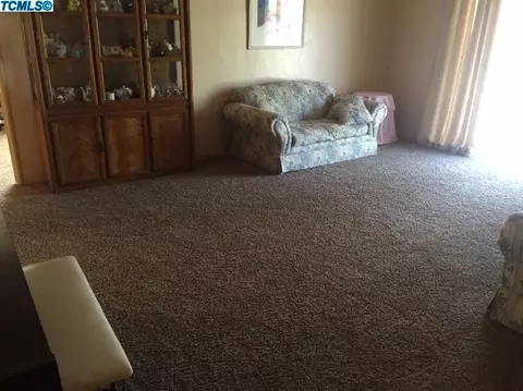 865 E Lyndale Ave, Tulare, CA 93274 photo 6
