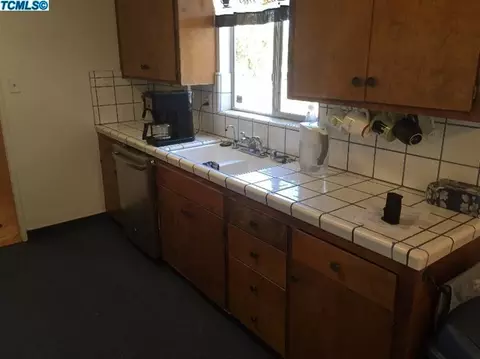 865 E Lyndale Ave, Tulare, CA 93274 photo 14