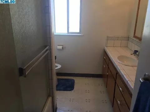 865 E Lyndale Ave, Tulare, CA 93274 photo 11