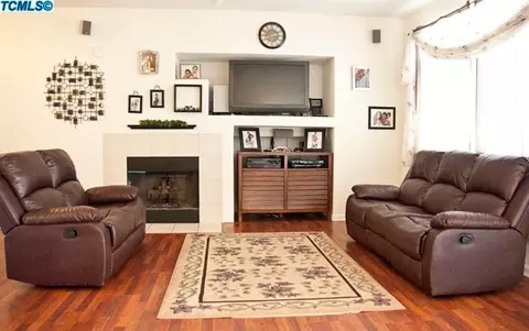 1556 Fireside Way, Lemoore, CA 93245 photo 5
