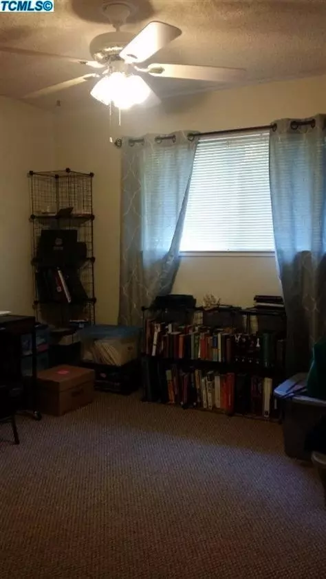 308 Evergreen Ave, Visalia, CA 93277 photo 10