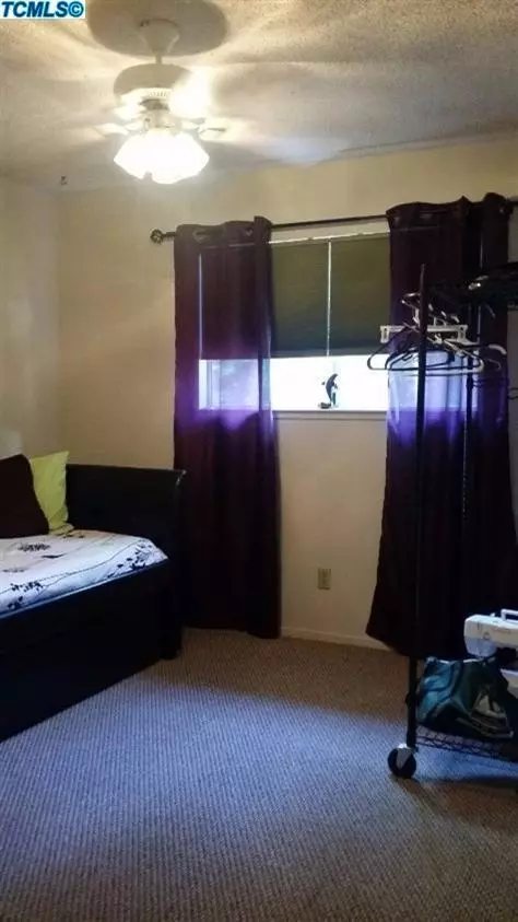 308 Evergreen Ave, Visalia, CA 93277 photo 12