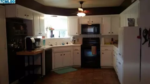 308 Evergreen Ave, Visalia, CA 93277 photo 9