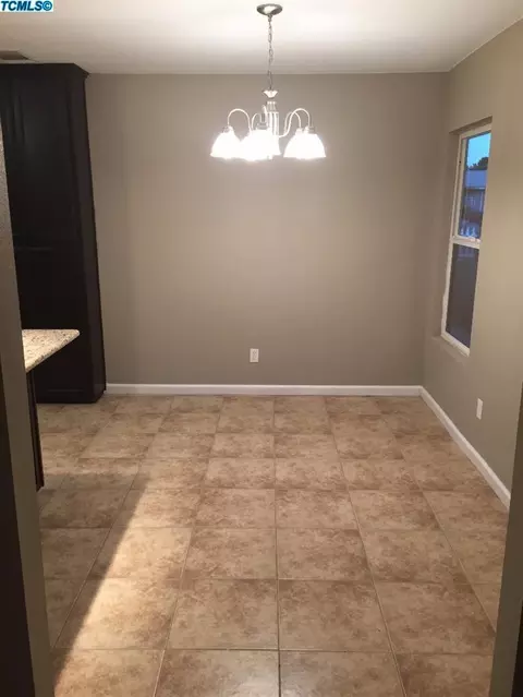 1136 E Malone St, Hanford, CA 93230 photo 5