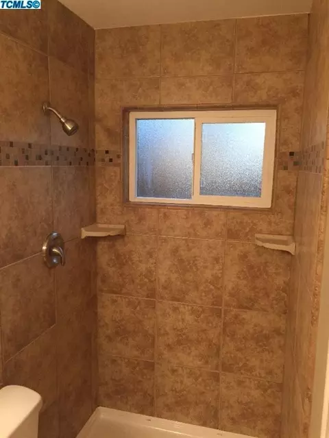 1136 E Malone St, Hanford, CA 93230 photo 9