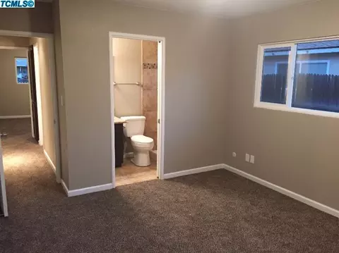 1136 E Malone St, Hanford, CA 93230 photo 8