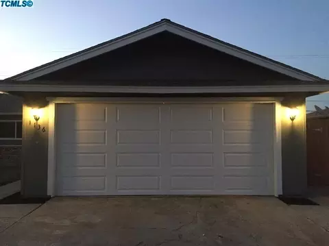 1136 E Malone St, Hanford, CA 93230 photo 12