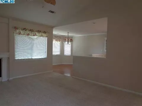 2009 E Victor Ave, Visalia, CA 93292 photo 7