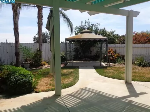 2009 E Victor Ave, Visalia, CA 93292 photo 21