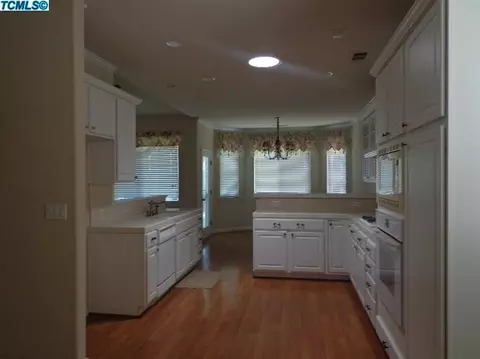 2009 E Victor Ave, Visalia, CA 93292 photo 11