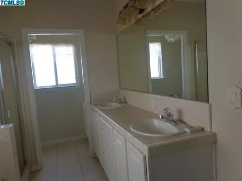 2009 E Victor Ave, Visalia, CA 93292 photo 15