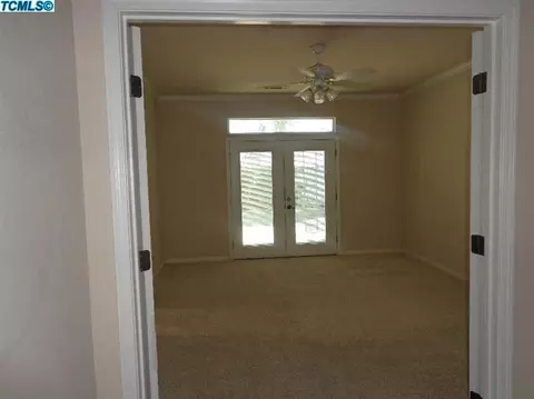 2009 E Victor Ave, Visalia, CA 93292 photo 12