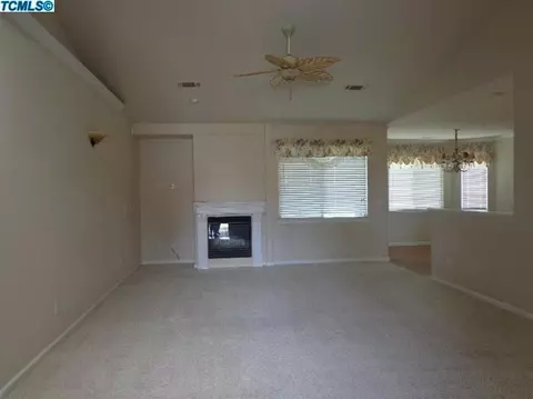 2009 E Victor Ave, Visalia, CA 93292 photo 5