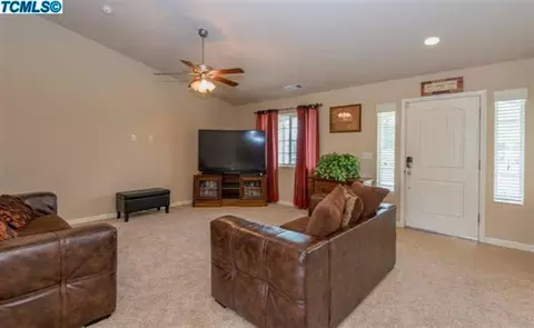 1432 Atlantic Ave, Lemoore, CA 93245 photo 2