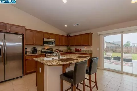 1432 Atlantic Ave, Lemoore, CA 93245 photo 4