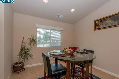 1432 Atlantic Ave, Lemoore, CA 93245 photo 9