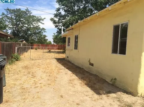 246 S Maple St, Pixley, CA 93256 photo 3