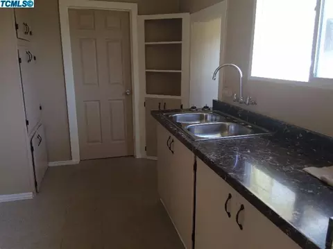 246 S Maple St, Pixley, CA 93256 photo 6