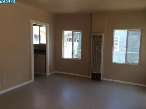 246 S Maple St, Pixley, CA 93256 photo 8