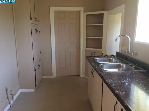 246 S Maple St, Pixley, CA 93256 photo 5