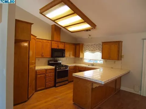 1124 Woods Ave, Exeter, CA 93221 photo 3