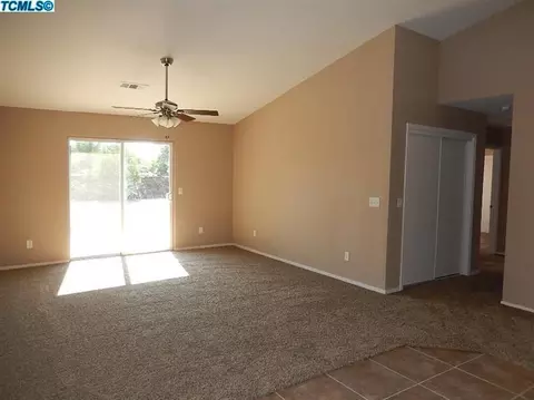 438 N E St, Tulare, CA 93274 photo 4
