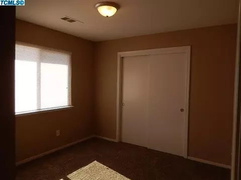 438 N E St, Tulare, CA 93274 photo 7