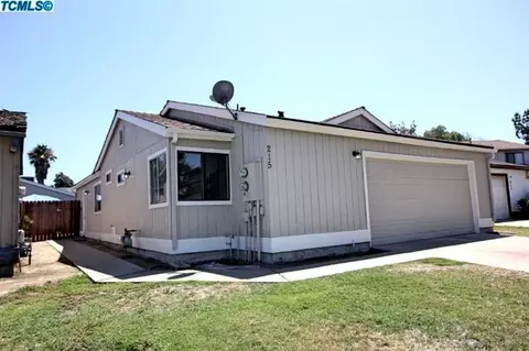 215 E Prospect Ave, Visalia, CA 93291 photo 1