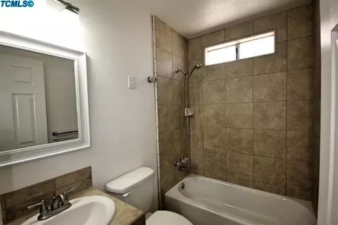 215 E Prospect Ave, Visalia, CA 93291 photo 12