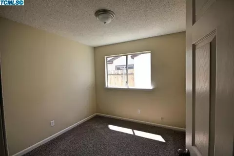 215 E Prospect Ave, Visalia, CA 93291 photo 9