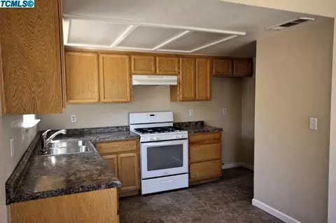 215 E Prospect Ave, Visalia, CA 93291 photo 5