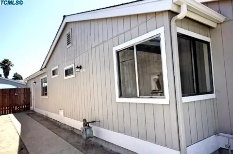 215 E Prospect Ave, Visalia, CA 93291 photo 2