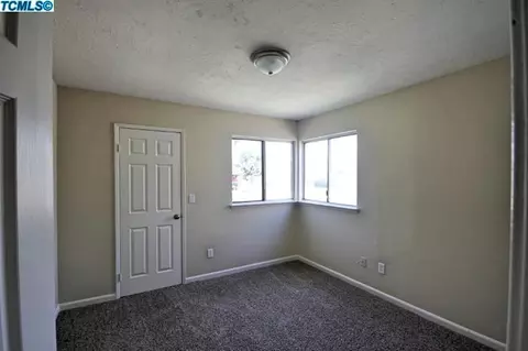 215 E Prospect Ave, Visalia, CA 93291 photo 11