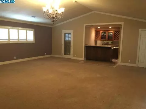 1602 E Avila Dr, Tulare, CA 93274 photo 5