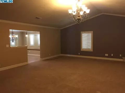 1602 E Avila Dr, Tulare, CA 93274 photo 9