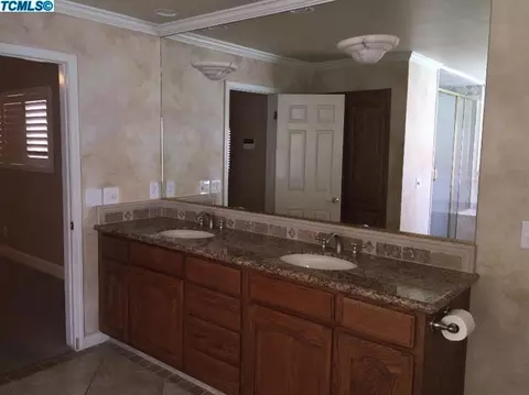 1602 E Avila Dr, Tulare, CA 93274 photo 33