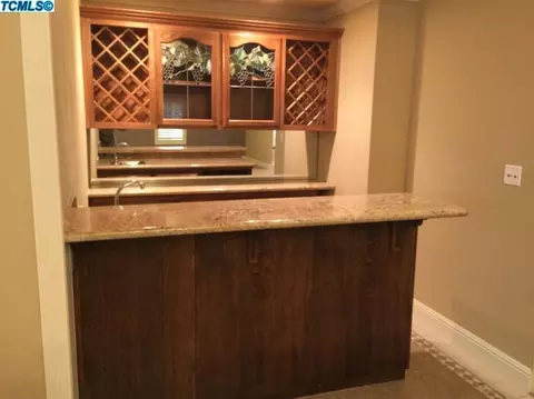 1602 E Avila Dr, Tulare, CA 93274 photo 6